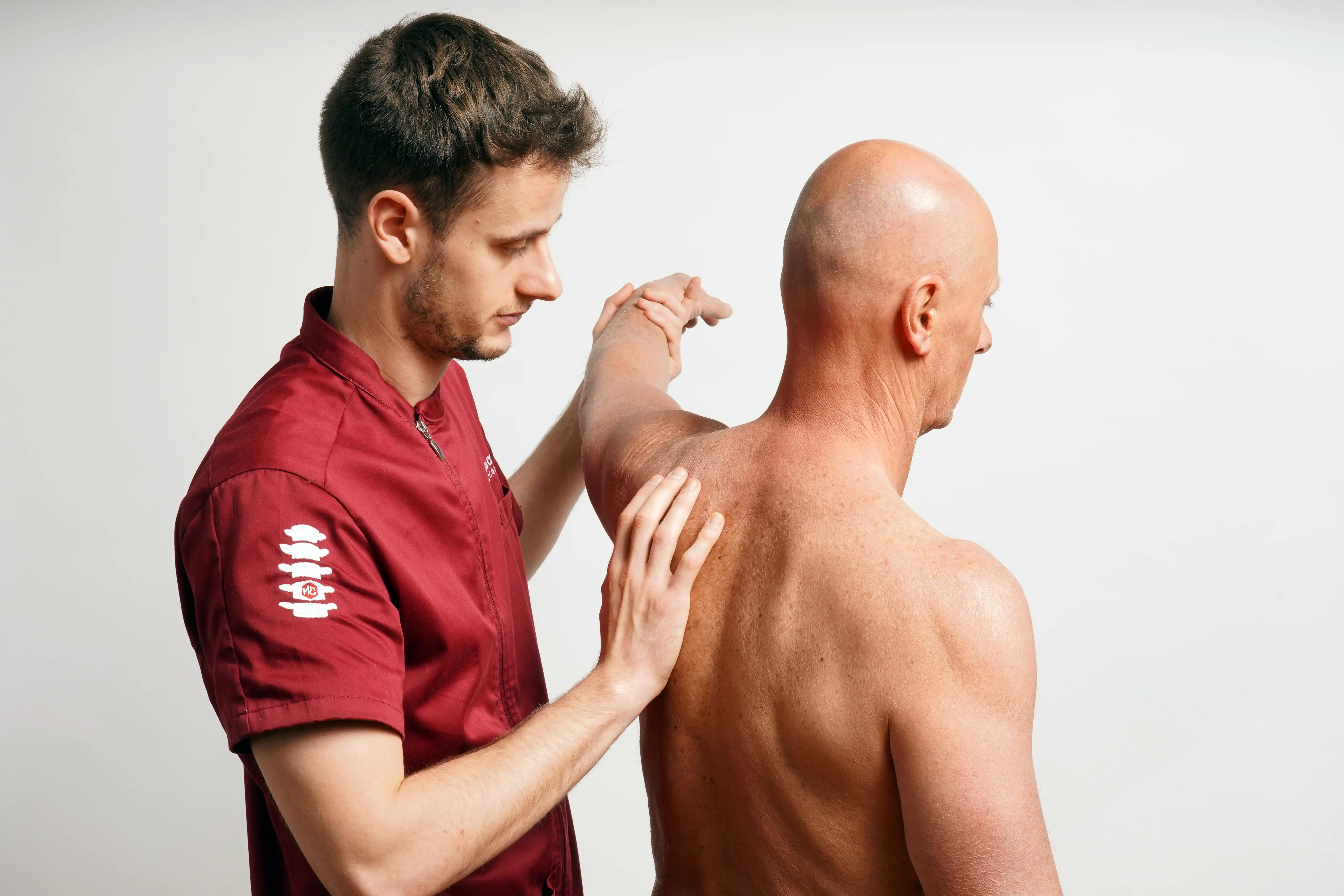 Visita osteopatica: anamnesi, valutazione e trattamento manuale